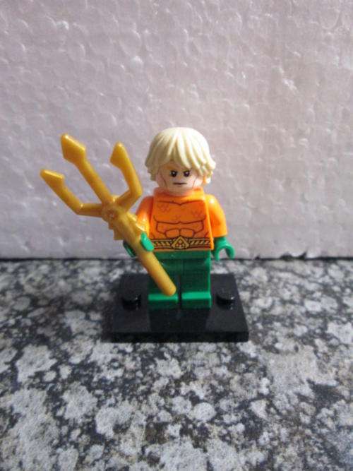 Aquaman (With Trident and display plate) - Lego Super Hero Minifigure (Discontinued)