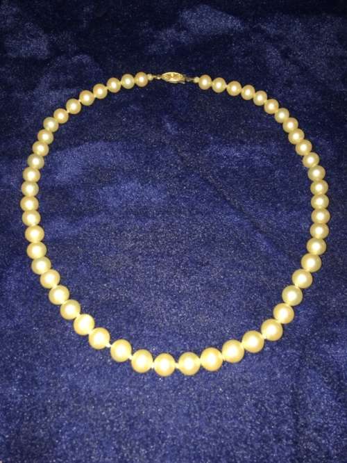 Vintage faux pearl necklace