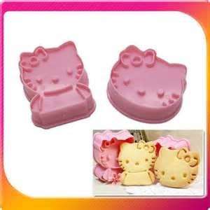 ****NEW**** HELLO KITTY - 2 piece Cookie Plunger SET