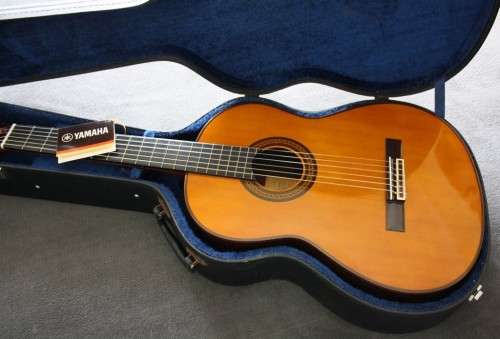 1970's Yamaha G-240 Classical Guitar - Cedar Top, Rosewood Back and Sides with Case!!