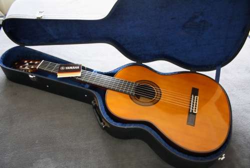 1970's Yamaha G-240 Classical Guitar - Cedar Top, Rosewood Back and Sides with Case!!