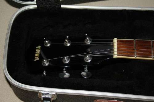Yamaha AE500 Semi-Hollow Jazz Guitar - Gloss Black with Hardcase - Like New!!