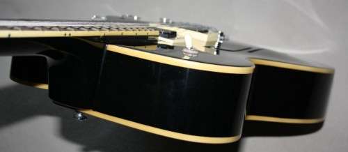 Yamaha AE500 Semi-Hollow Jazz Guitar - Gloss Black with Hardcase - Like New!!