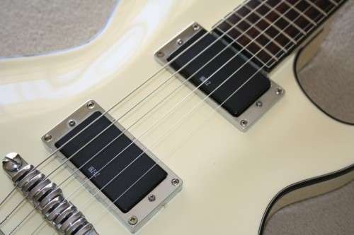 Ibanez ART120 Aged White Electric Guitar - Great Condition, Stunning Guitar!!