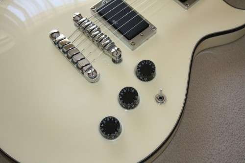 Ibanez ART120 Aged White Electric Guitar - Great Condition, Stunning Guitar!!