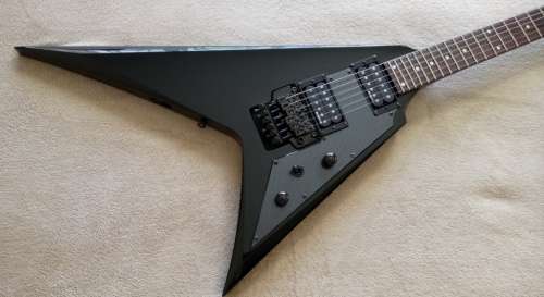 Cort VX 2V - Flying V Electric Guitar - Excellent Condition!! (Gloss Black)