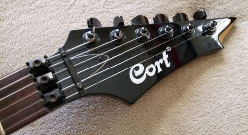 Cort VX 2V - Flying V Electric Guitar - Excellent Condition!! (Gloss Black)