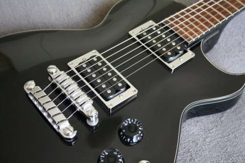 Ibanez ART100 Electric Guitar - Gloss Black - Les Paul Shape
