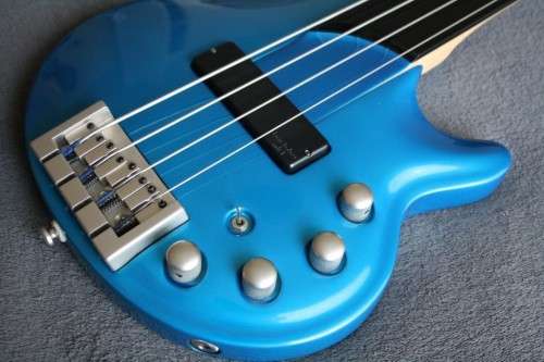 Cort Curbow Fretless Bass Guitar - Luthite Body - Bartolini Active Pickup - Korean Made!!