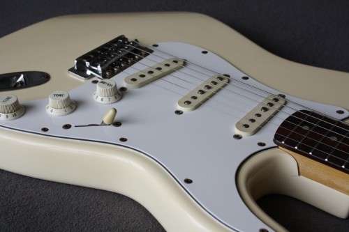 Fender Korean Squire Stratocaster Guitar - Vintage Cream - (Seymour Duncan Pickups) Stunner!!