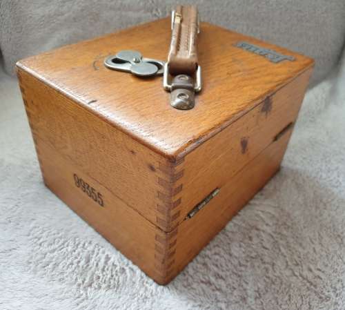 Jsgus Pigeon Racing Clock - Antique