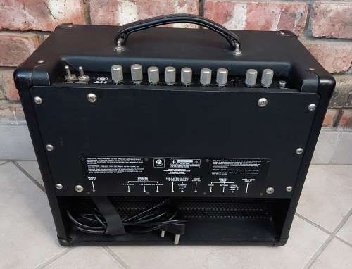 Blackstar HT5R Guitar Valve Amp - 5watt with Reverb and 12 inch