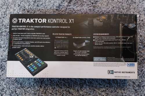 Native Instruments Traktor Kontrol X1 DJ Controller