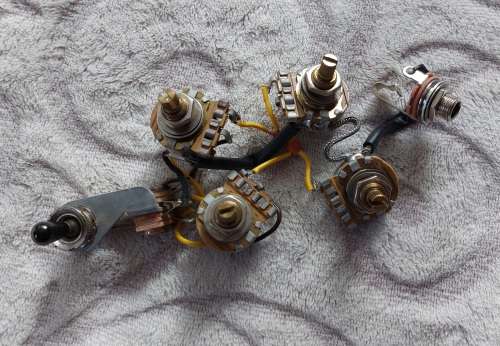 Gibson USA Guitar Pots and Switch