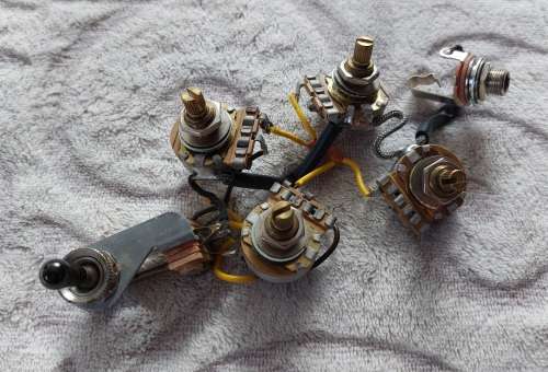 Gibson USA Guitar Pots and Switch