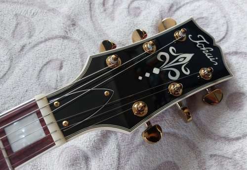 Tokai Les Paul Custom MIC in Translucent Red