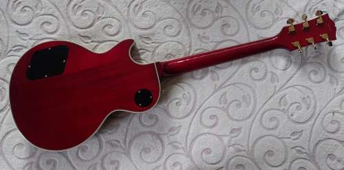 Tokai Les Paul Custom MIC in Translucent Red