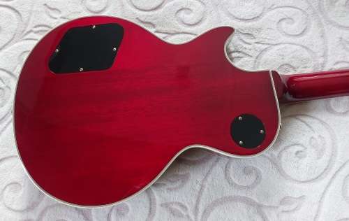 Tokai Les Paul Custom MIC in Translucent Red