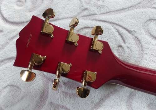 Tokai Les Paul Custom MIC in Translucent Red