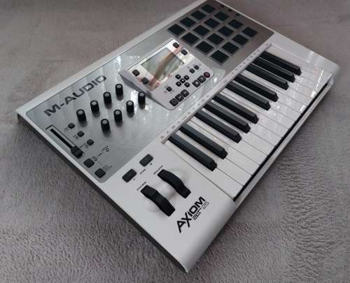 M-Audio Axiom Air 25 Keyboard and Pad Controller