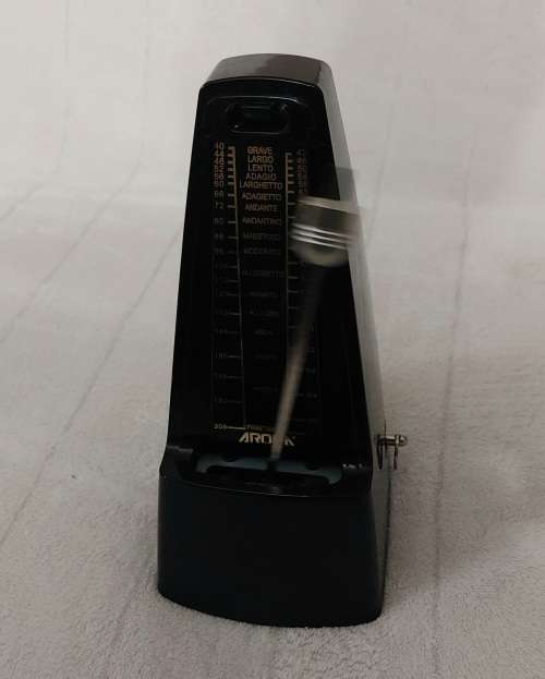 AROMA Mechanical Wind-up Metronome for Guitar - Bass- Keyboard