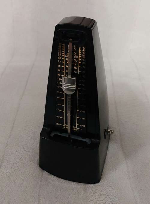 AROMA Mechanical Wind-up Metronome for Guitar - Bass- Keyboard