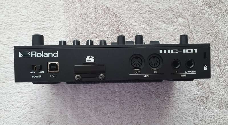 Roland MC-101 Groovebox in box