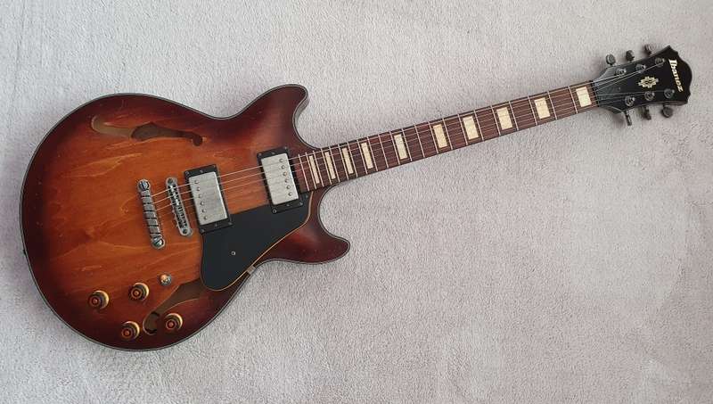 Brand New Ibanez AMV10A Semi-Hollow Guitar