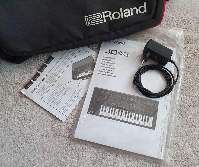 Roland JD-Xi Analog/Digital Synthesizer
