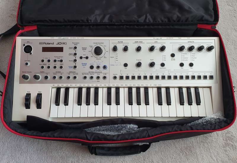 Roland JD-Xi Analog/Digital Synthesizer