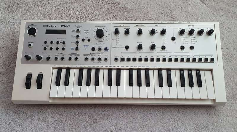 Roland JD-Xi Analog/Digital Synthesizer