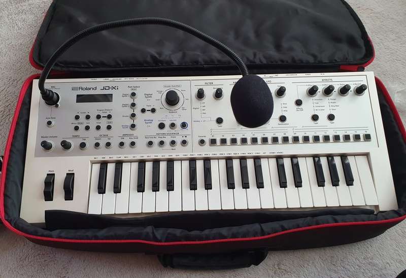 Roland JD-Xi Analog/Digital Synthesizer