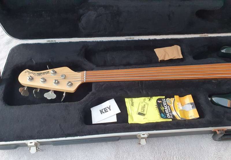 USA Music Man StingRay 5 String Fretless Bass Guitar