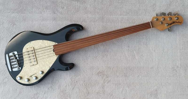 USA Music Man StingRay 5 String Fretless Bass Guitar