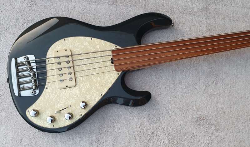 USA Music Man StingRay 5 String Fretless Bass Guitar