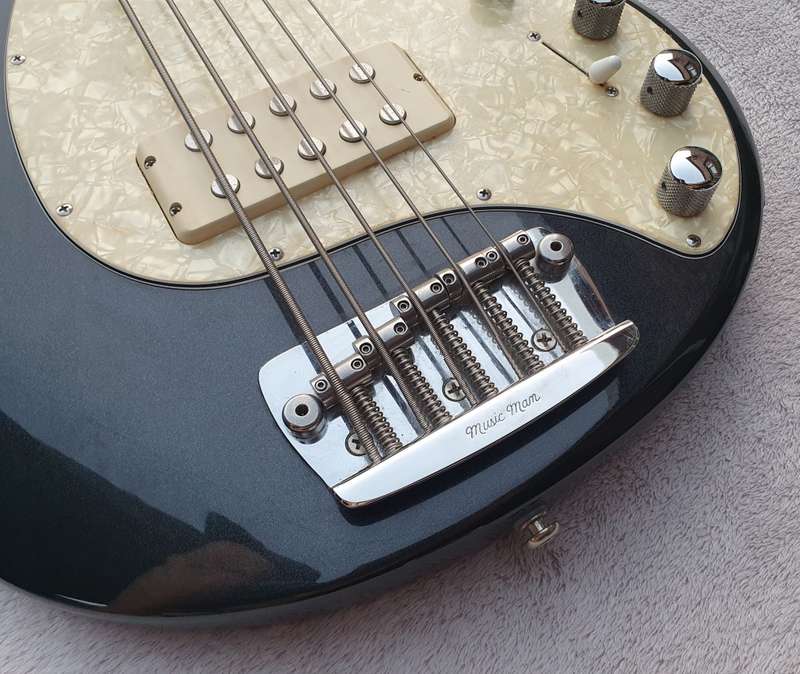 USA Music Man StingRay 5 String Fretless Bass Guitar