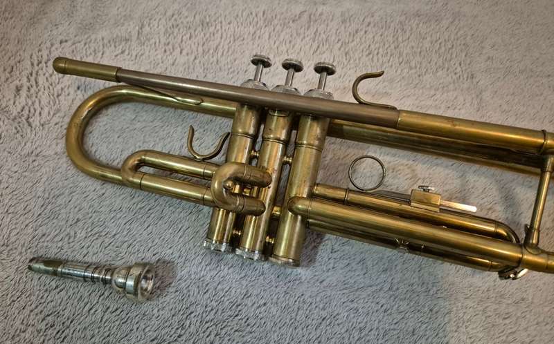 Brass Trumpet with 7c Mouthpiece and Case