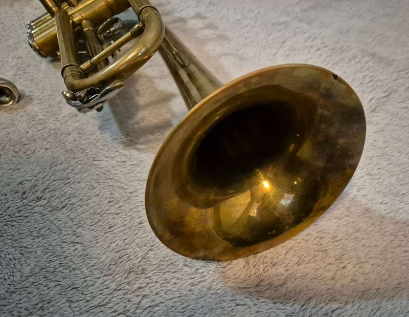 Brass Trumpet with 7c Mouthpiece and Case