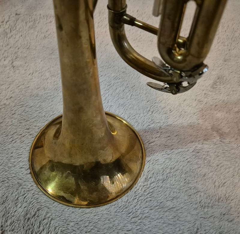 Brass Trumpet with 7c Mouthpiece and Case