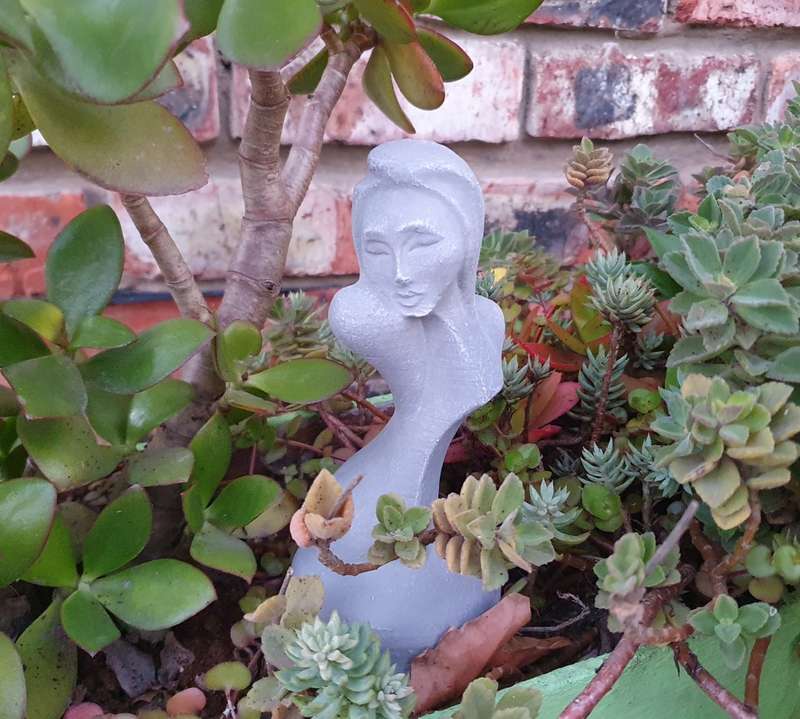 Artistic Tasteful Beautiful Women Mini Statue