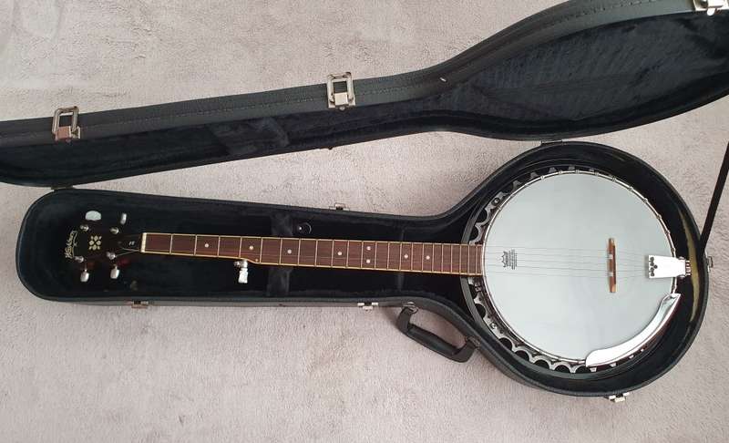 Washburn B9 Banjo 5 String with Case
