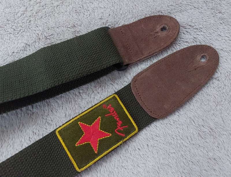 Fender USA Guitar Strap - Dark Green with Red Logo