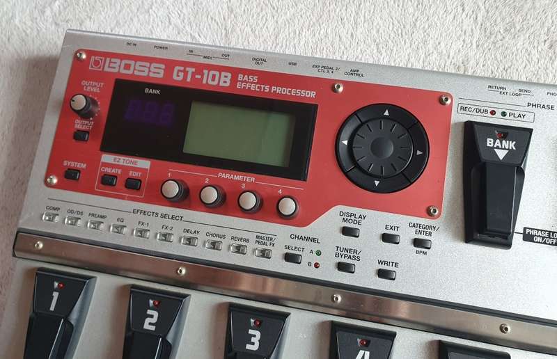 Boss GT10B Bass Guitar Multi-effects Pedal