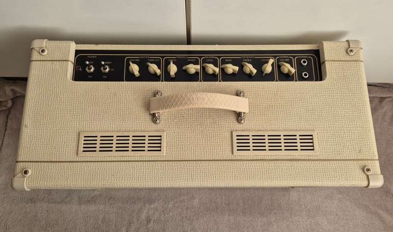 Vox AC15C1 Limited Edition Cream - Top Boost Model