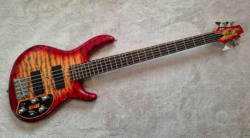 Cort Action DLX V Plus 5-String Active Bass Guitar