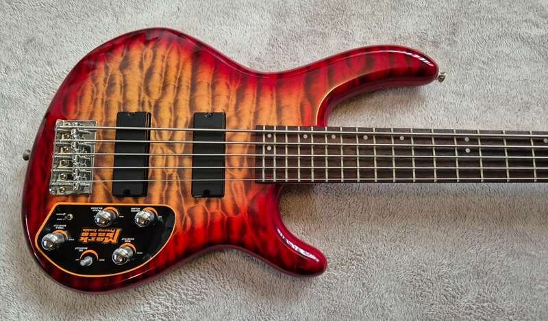 Cort Action DLX V Plus 5-String Active Bass Guitar