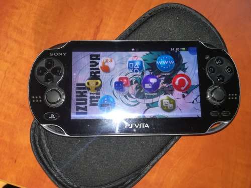 PS VITA 1000 WITH OVER 50 GAMES