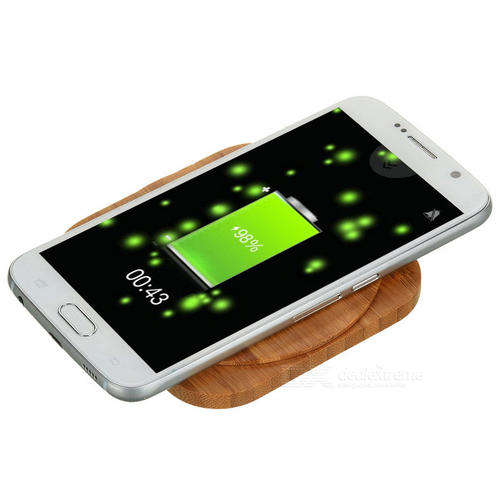 Stylish Universal Bamboo Qi Wireless Charger - Wood Color