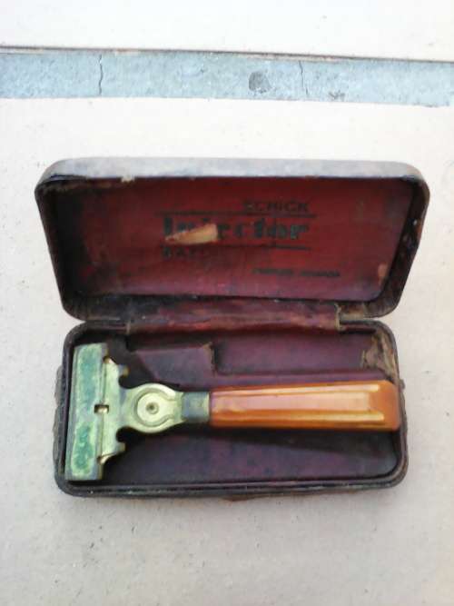1937 Schick Razor In Original Case (Made In Canada)