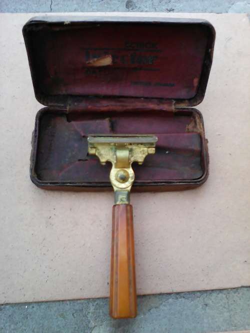 1937 Schick Razor In Original Case (Made In Canada)